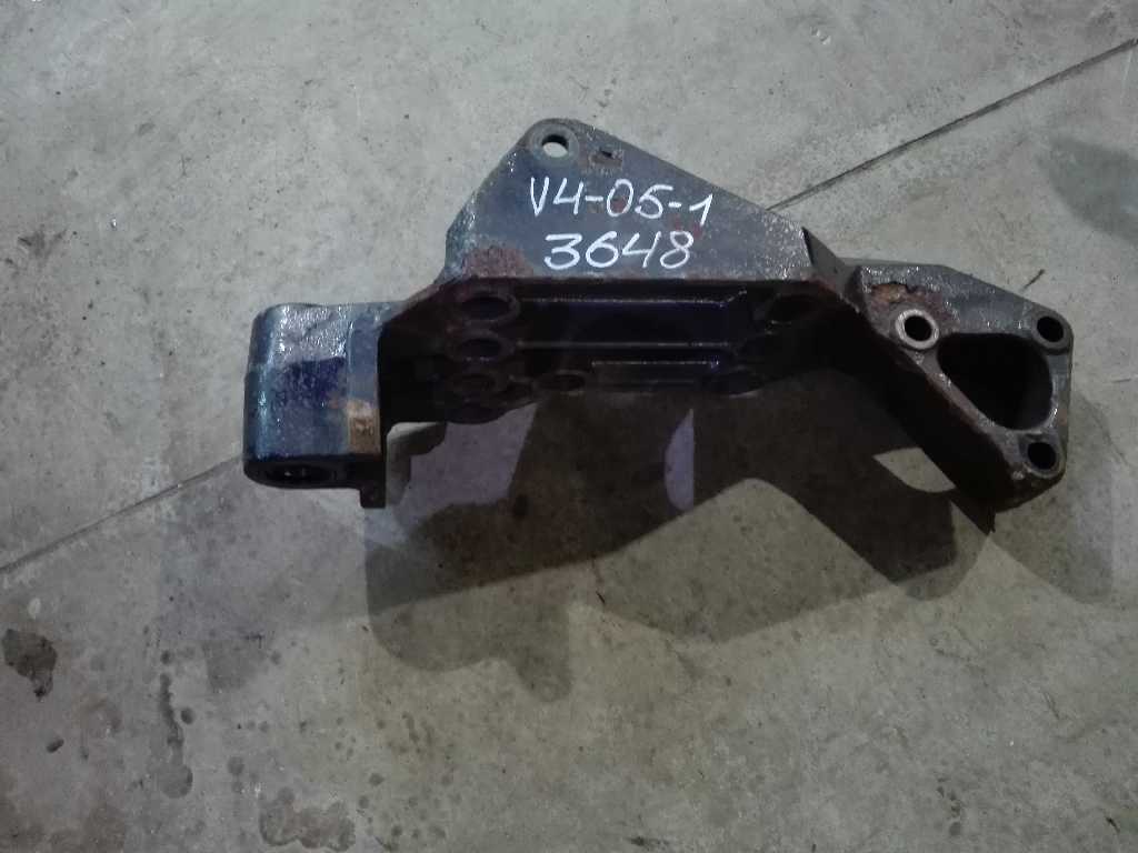 кронштейн передней рессоры задний правый б/у